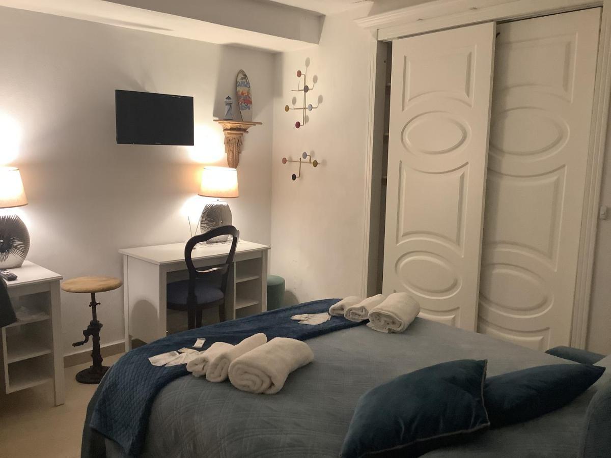 Tinnyhouse Napels Buitenkant foto