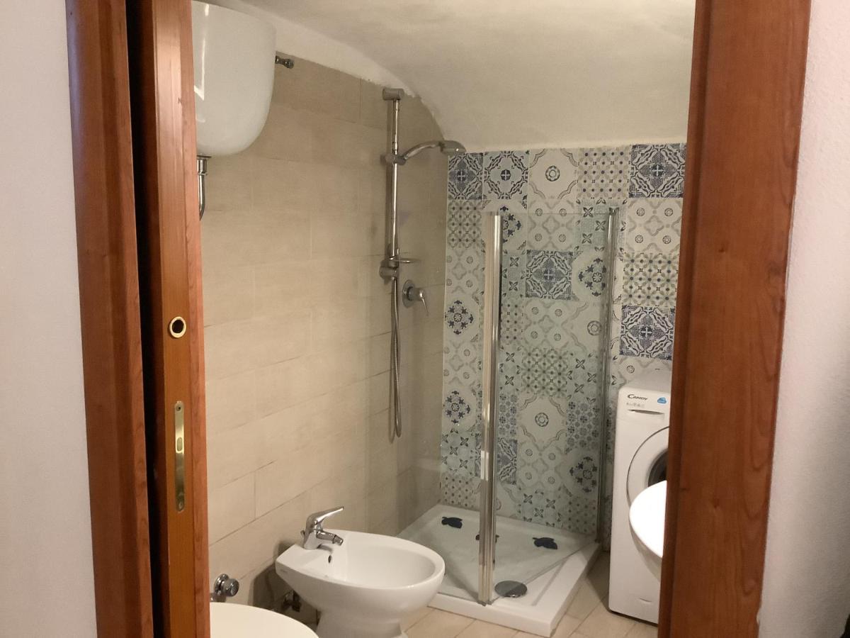 Tinnyhouse Napels Buitenkant foto