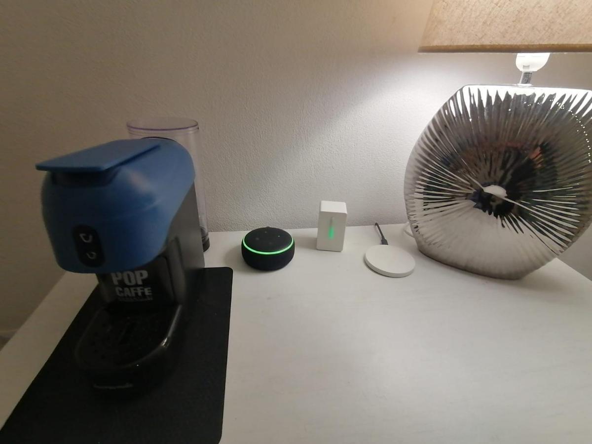 Tinnyhouse Napels Buitenkant foto